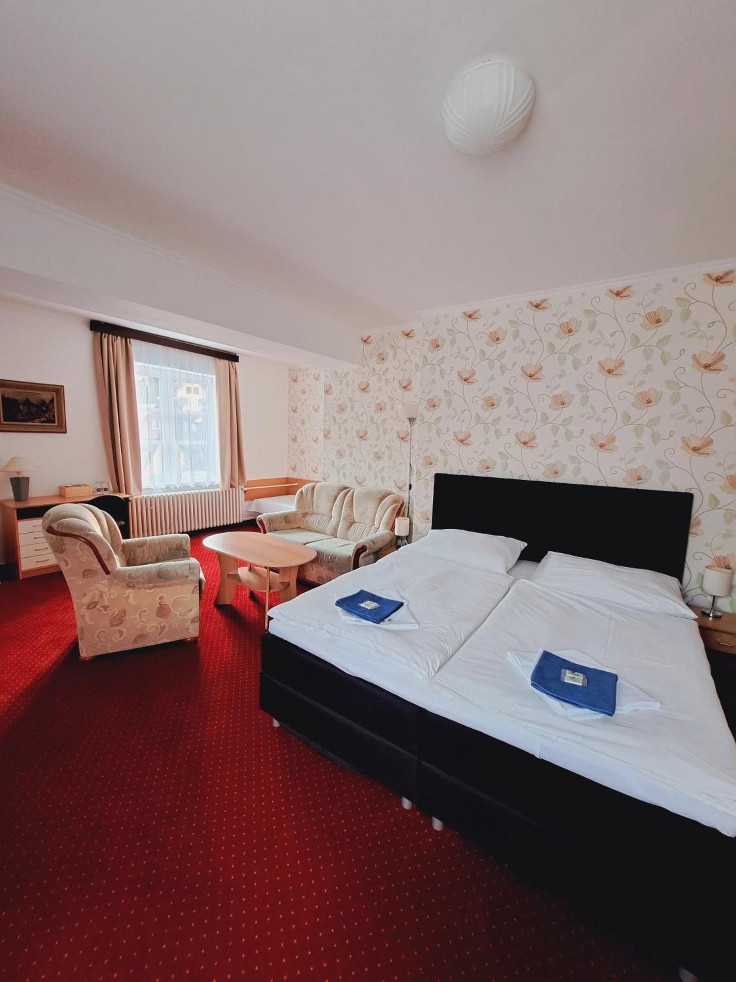 Hotel Grand Tanvald Exterior foto
